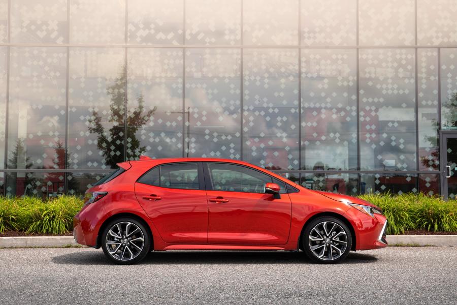  Toyota Corolla XSE Hatchback 2018 года  (NA) (фото 84 из 88)